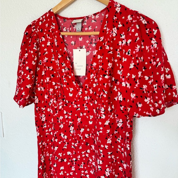 NWT Women’s Red Floral V-Neck Ruffle Sleeve Midi Dress Size 6 - Picture 3 of 8